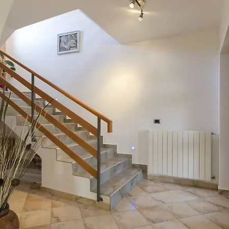 Rose Villa